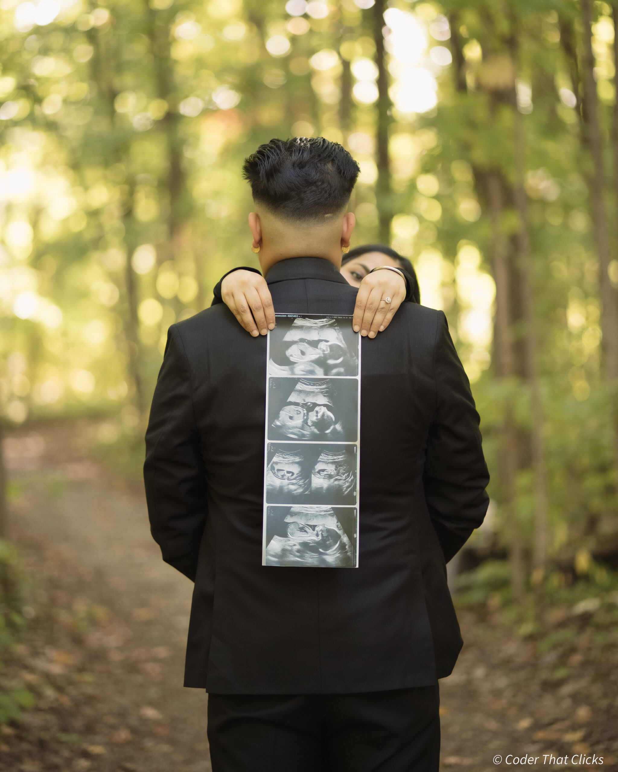 Pregnancy portrait Brampton outdoor